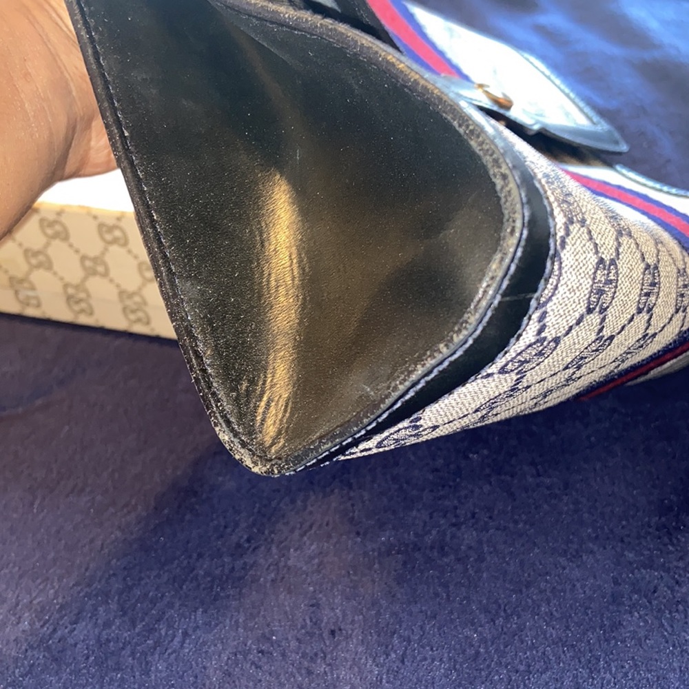 Vintage Gucci clutch - Picture 6 of 13